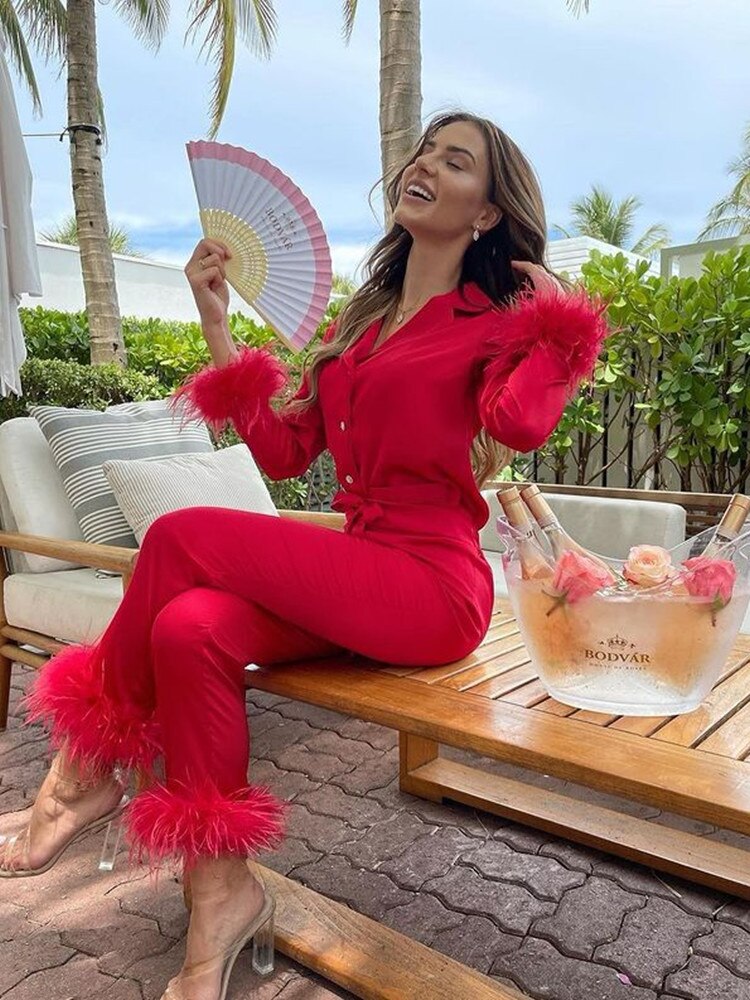 Conjunto de dos piezas con plumas